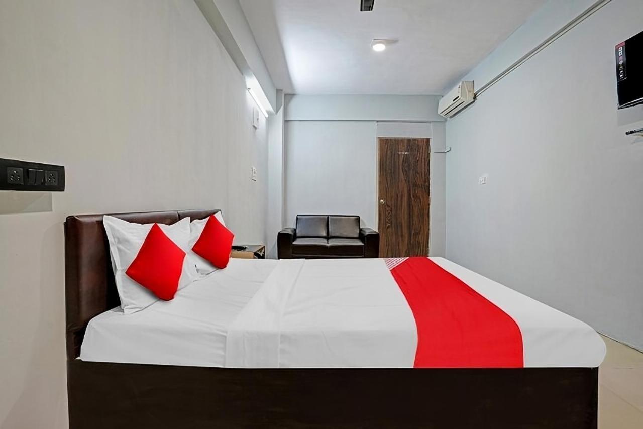 Hotel Welcome, Vip Road Vesu Surat Exterior photo